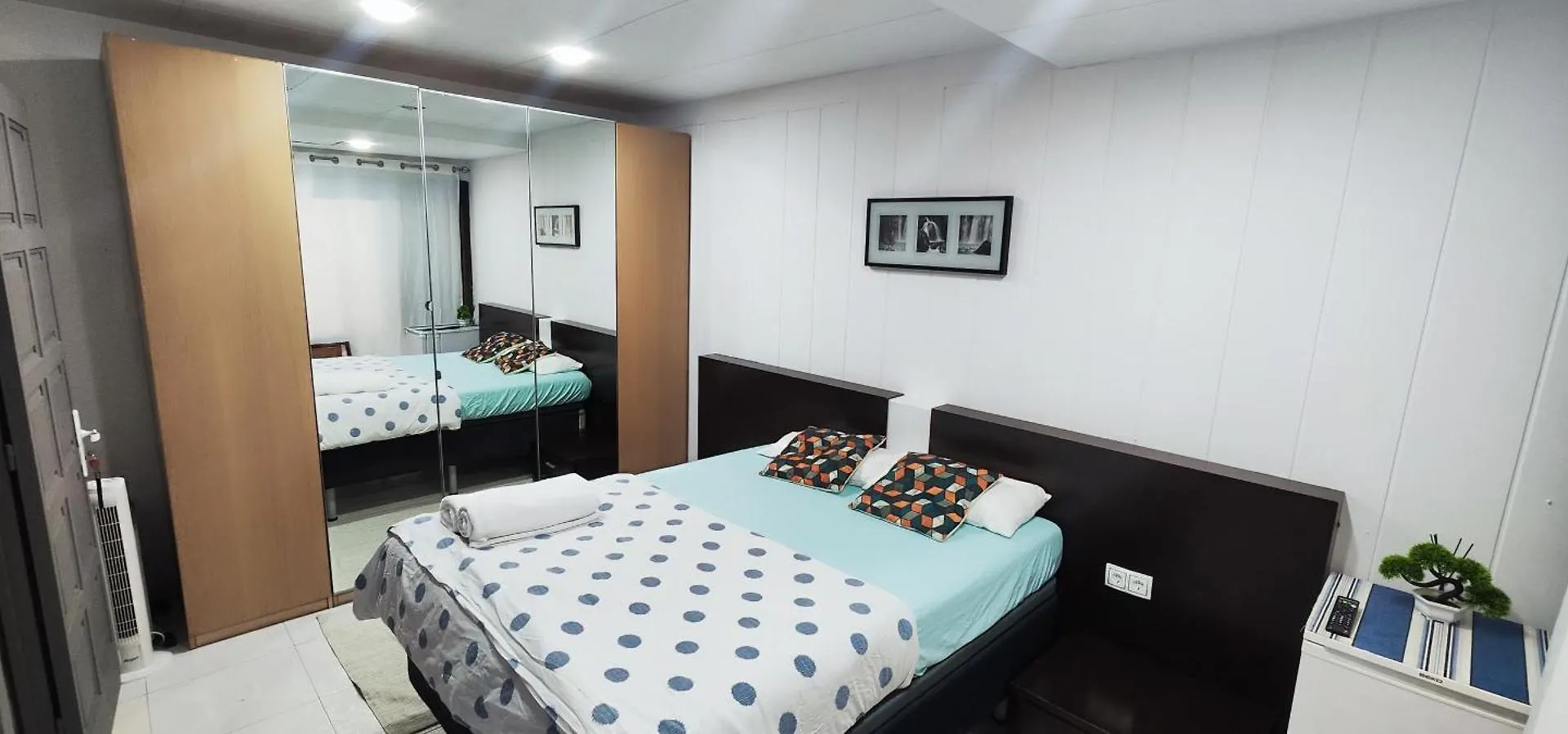 Konukevi Habitacion En Centro De Barcelona Otel